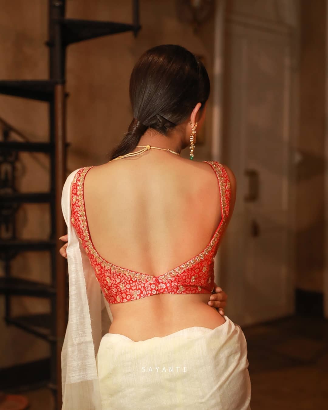 embroidered red blouse-Sayanti Ghosh-1
