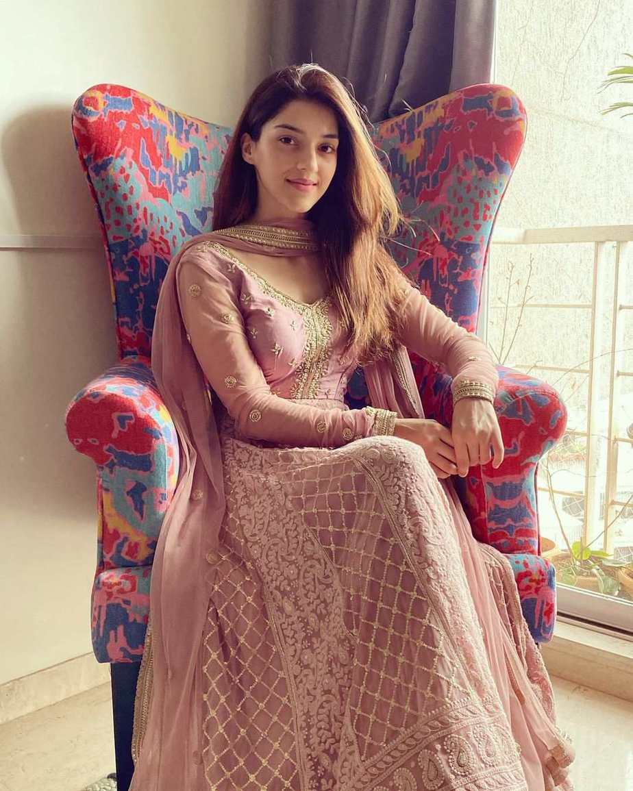 Mehreen Pirzada resembles royalty in this embellished blush pink ...
