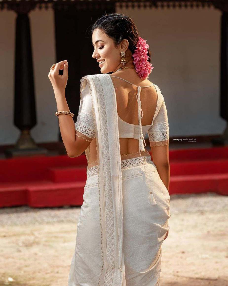 Top 79 Anju Kurian Saree Noithatsi Vn