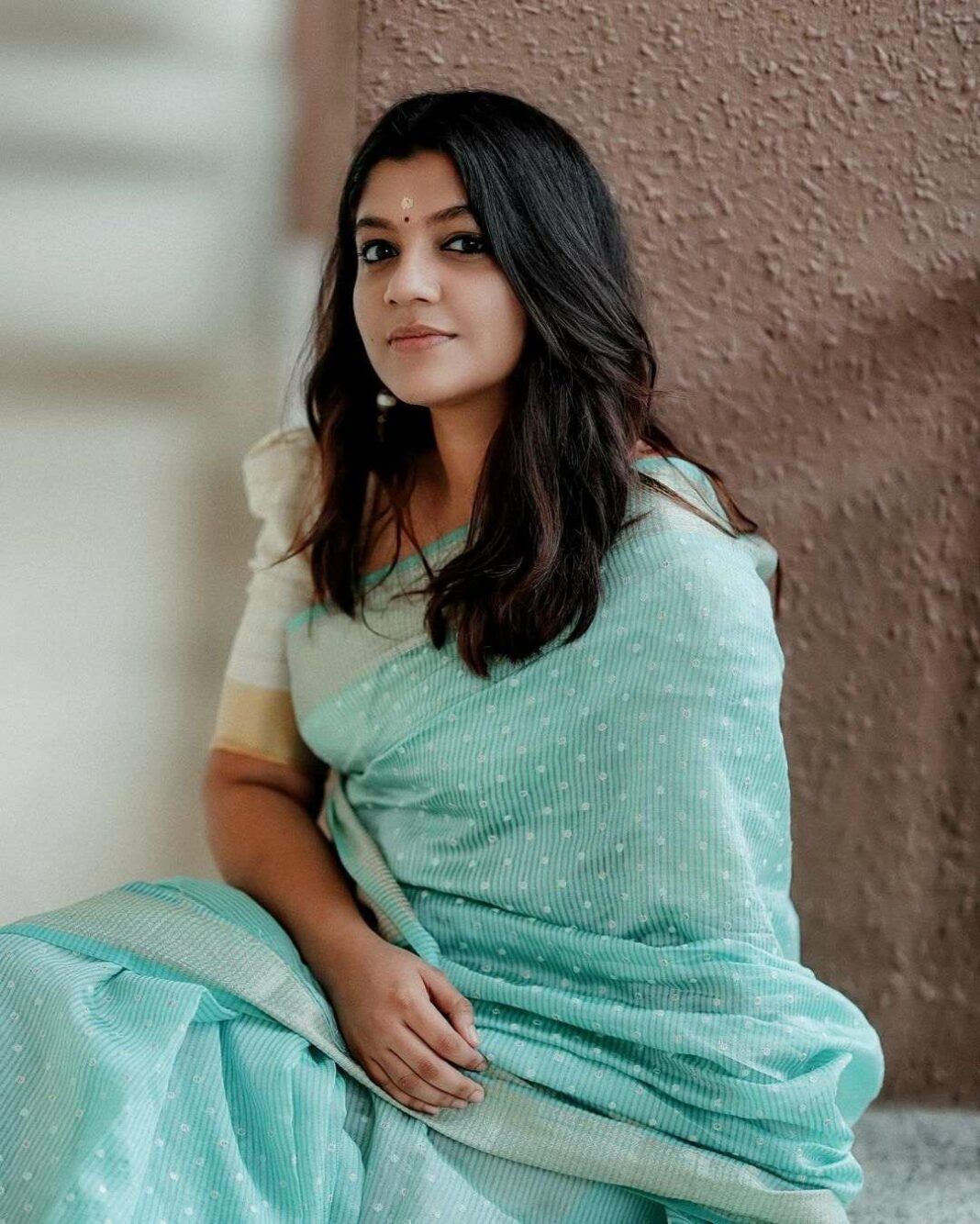 Aparna Balamurali looks pleasant in a baby blue banarasi saree!
