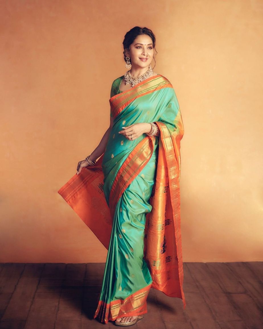 National Handloom Day 2023: Bollywood divas and their stunning handloom  sarees | Fashion Trends - Hindustan Times