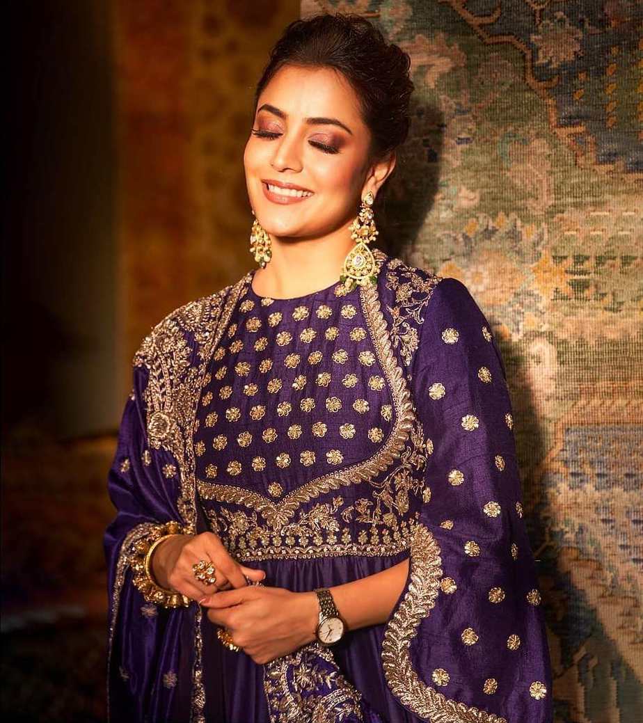 Nisha Aggarwal leaves everyone star-struck in a purple anarkali!