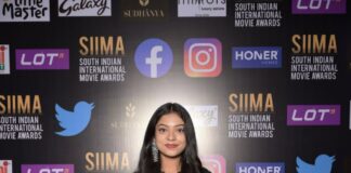Varsha Bolamma in a black saree gown for SIIMA 2021-1,2