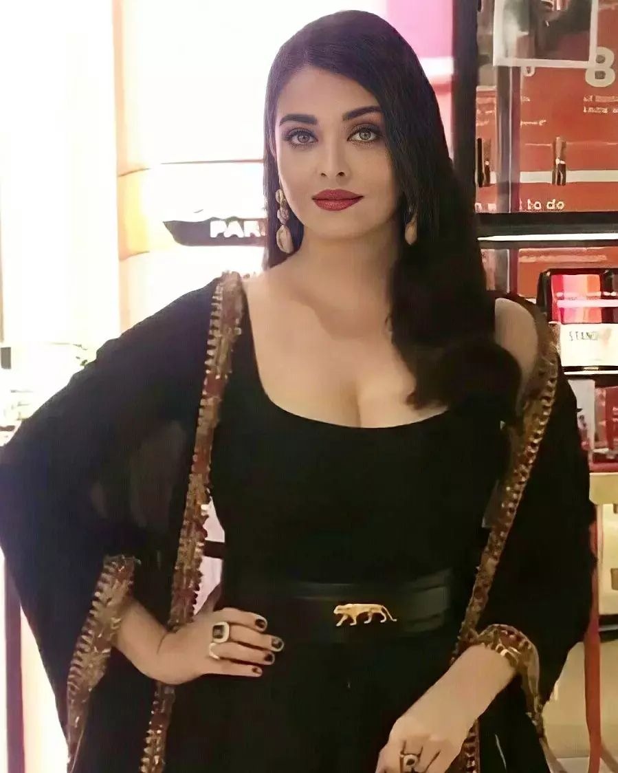 In pictures: Bollywood actress Aishwarya Rai Bachchan trolled for her  photos in black outfit | Bollywood – Gulf News