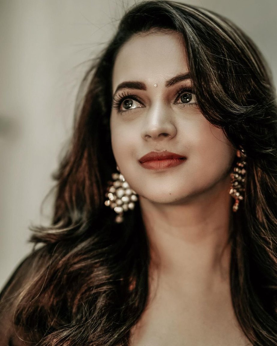 Bhavana Menon promotes