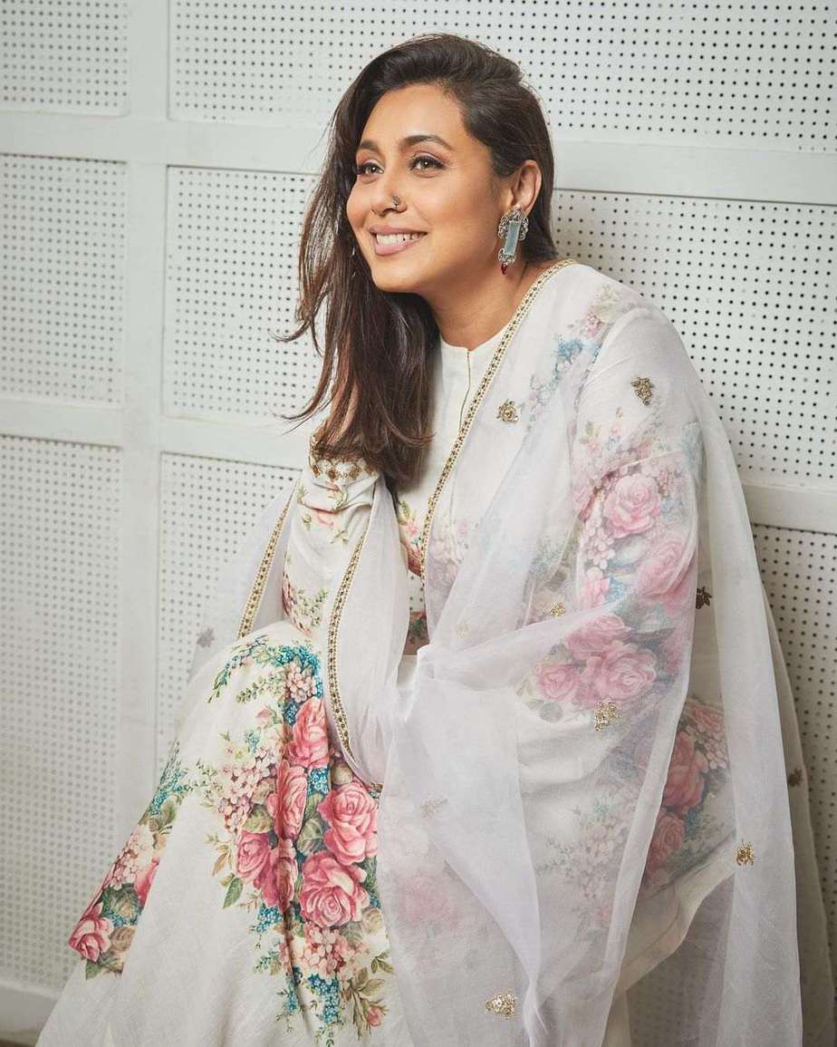Rani Mukherjee promotes Rani Mukherjee promotes