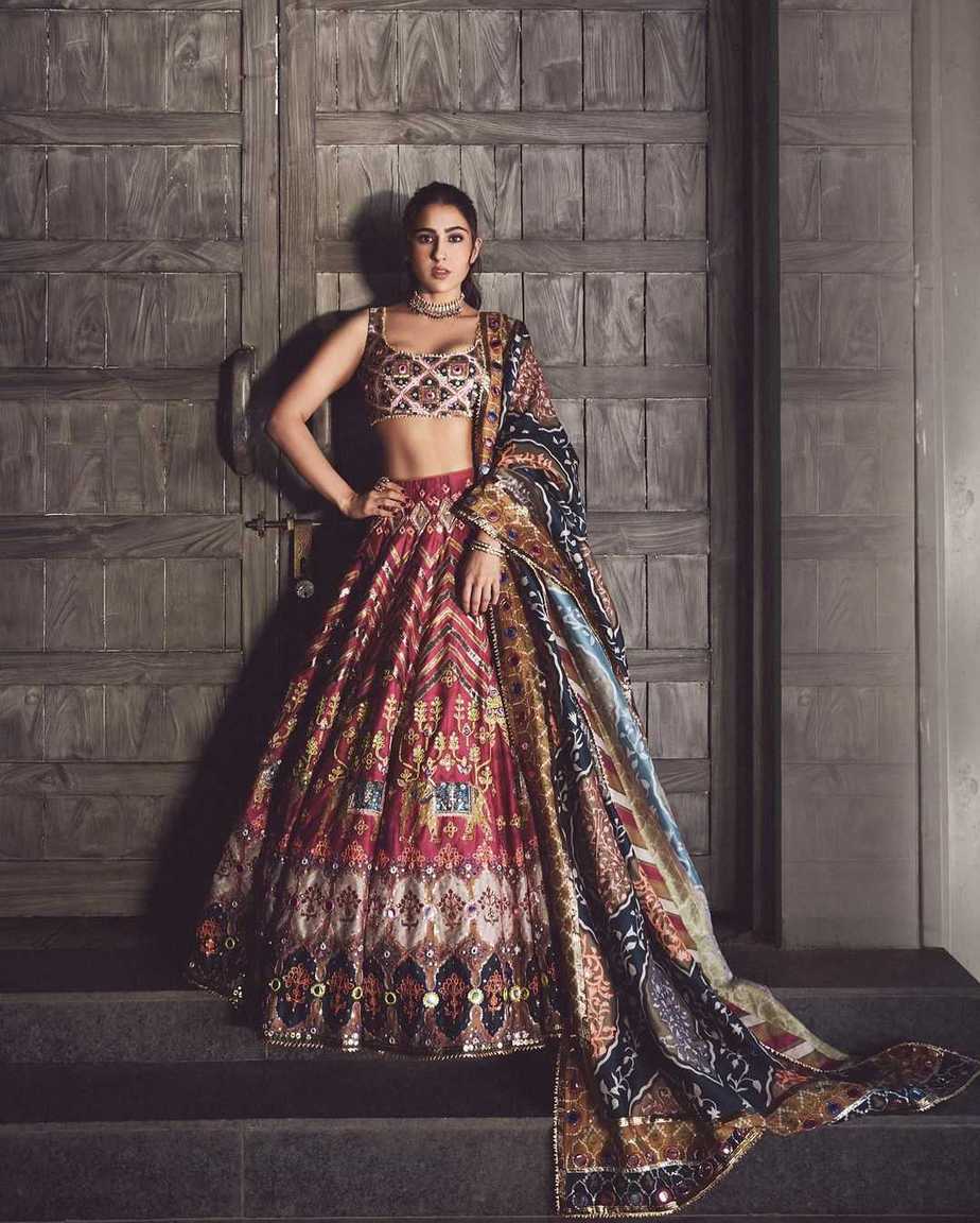 Sara Ali Khan looks regal in a red lehenga set for &quot;Atrangi Re&quot; promotions!