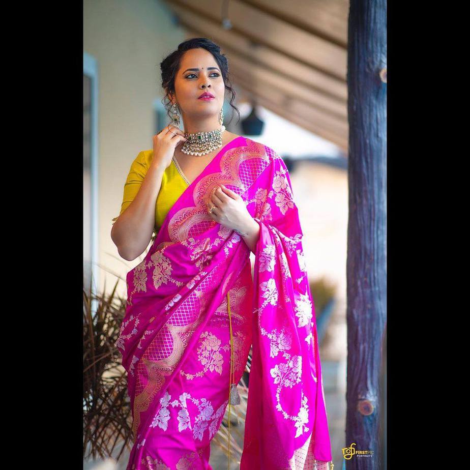 Anasuya Bharadwaj in a pink kalamandir saree-1