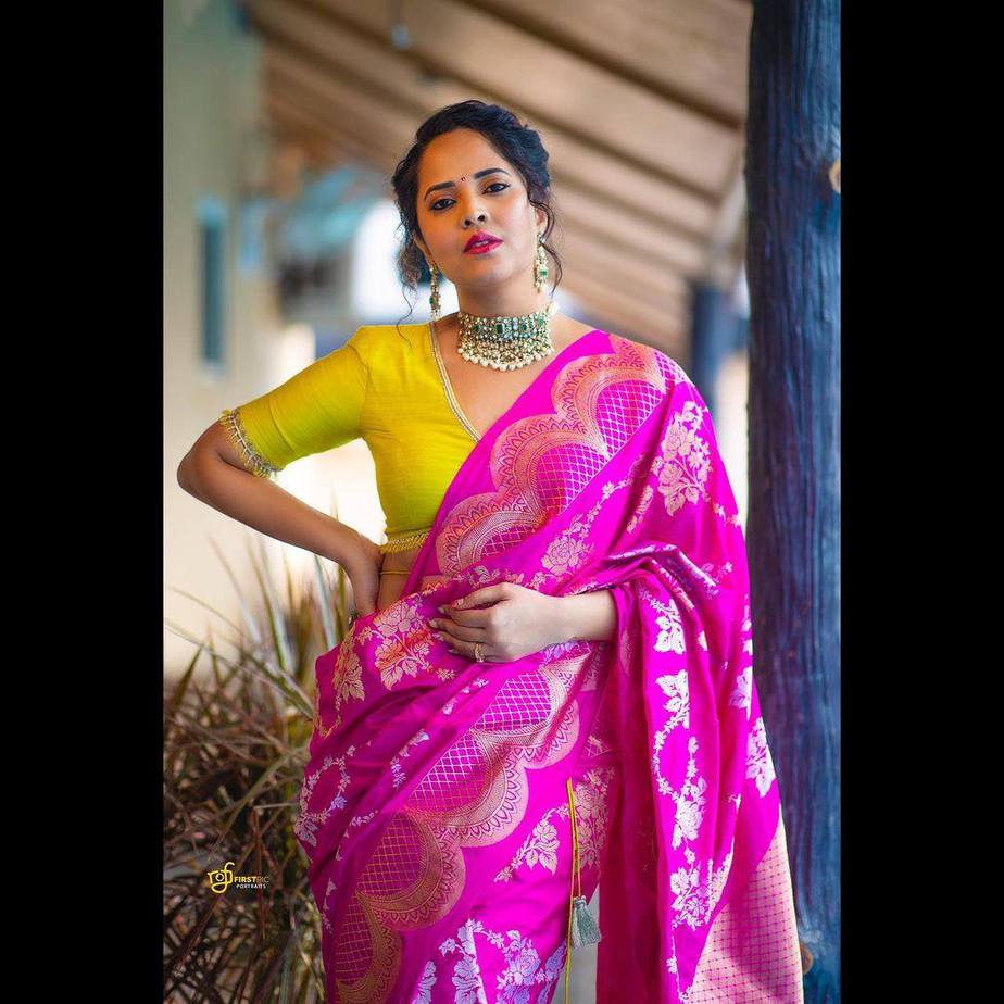 Anasuya Bharadwaj in a pink kalamandir saree-2