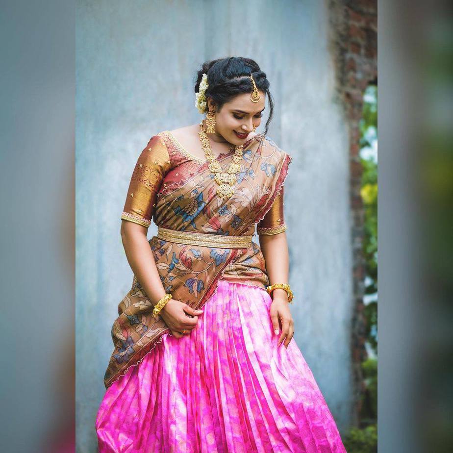 Hari Teja in a kalamkari half-saree!