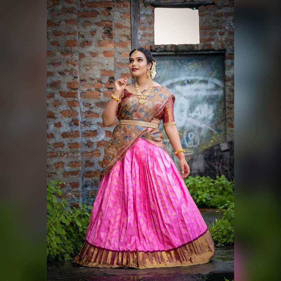 Hari Teja in a kalamkari half-saree!