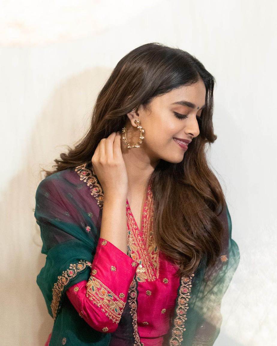 Keerthy Suresh in a pink kurta set by Misri for ggod luck sakhi promotions-3