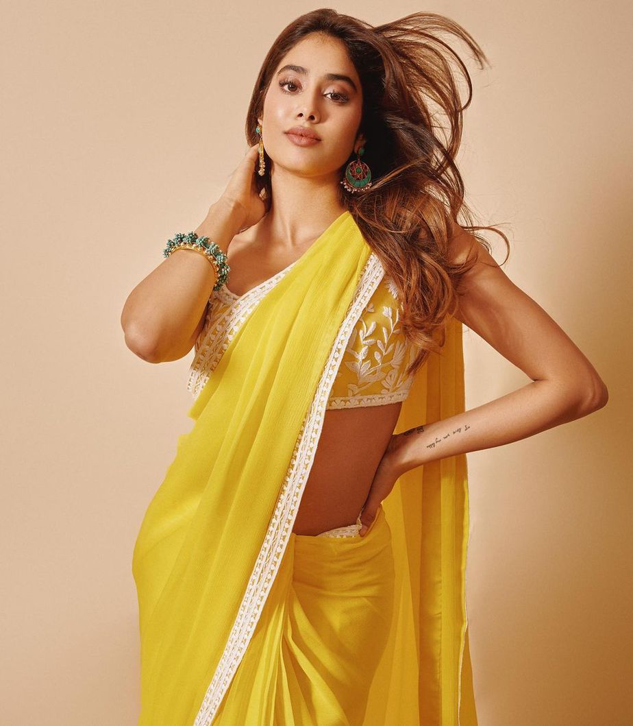Janhvi Kapoor in a yellow saree by manish malhotra 1 Janhvi Kapoor in a yellow saree by manish malhotra-1
