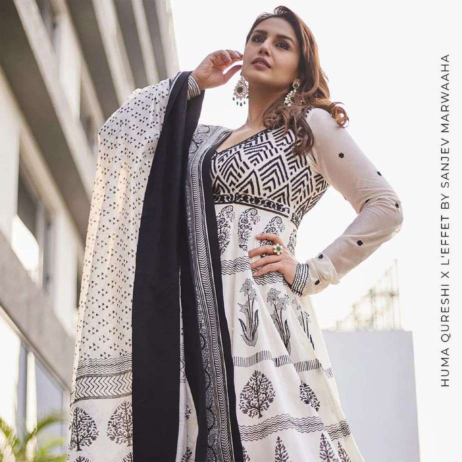 Huma Qureshi turns heads in a white block printed kalidaar set!