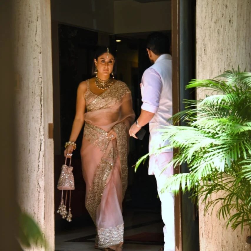 Kareena kapoor in a pink saree by Manish malhotra for ranbir wedding-1