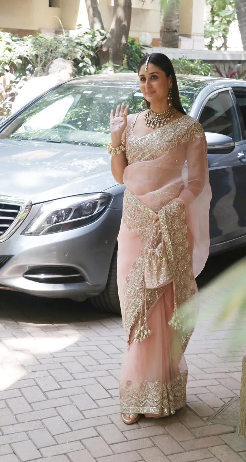 Kareena kapoor in a pink saree by Manish malhotra for ranbir wedding