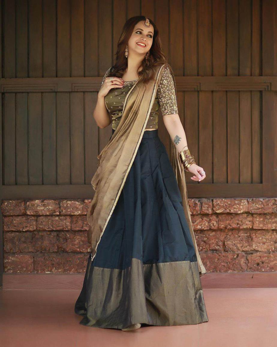 Bhavana Menon embodies the spirit of Vishu in an embroidered lehenga!