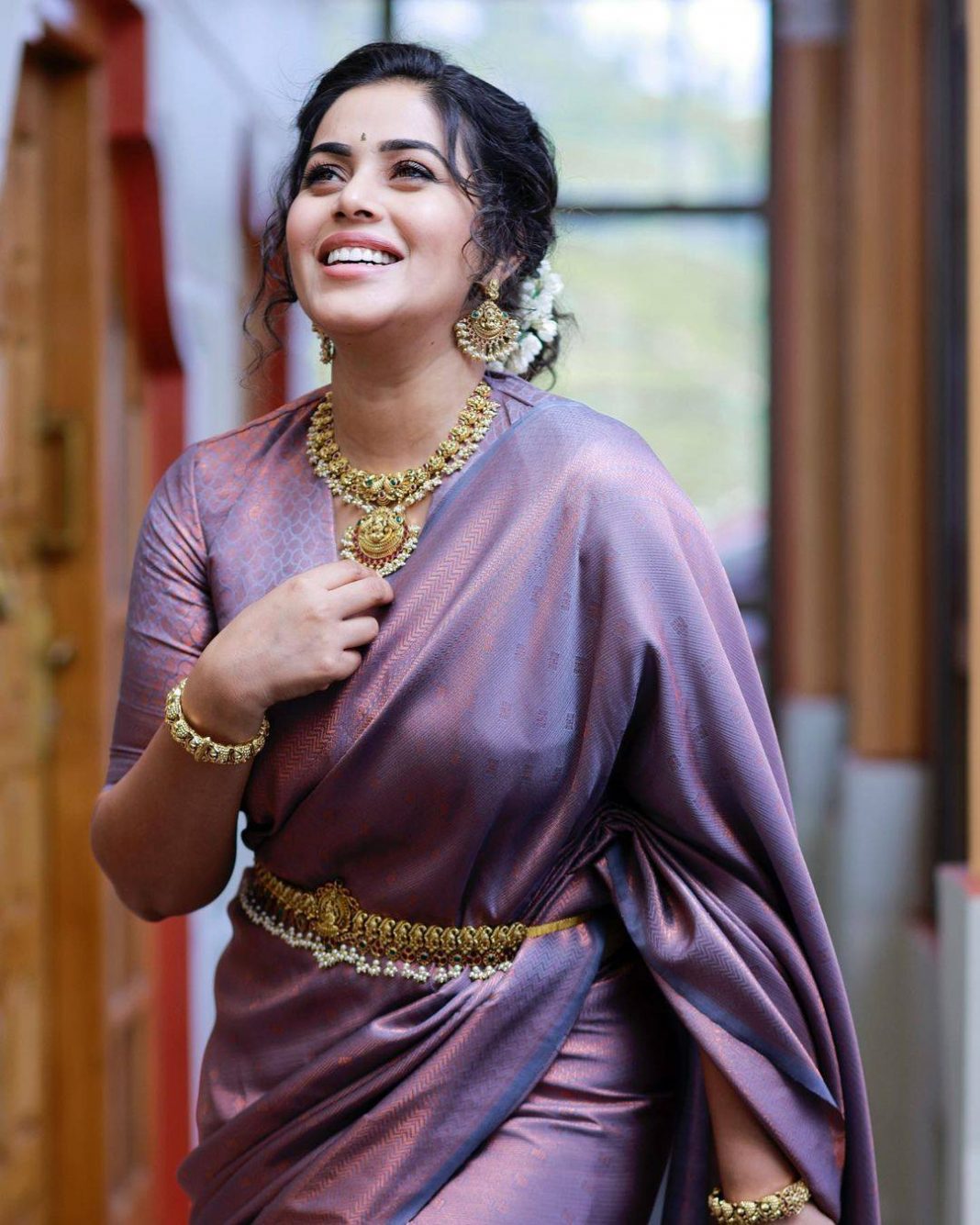 Purnaa in a lilac silk saree and traditional jewellery!
