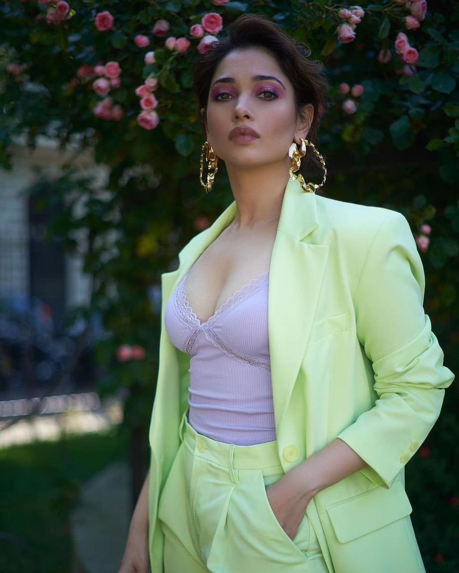 tamannaah bhatia in pastel green suit set by merksha at cannes'22-2