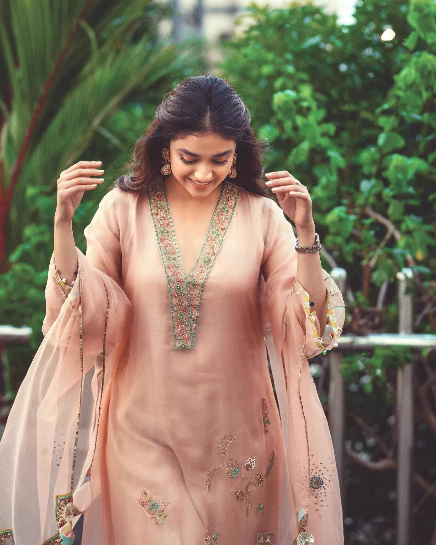 Keerthi Suresh, Tamil HD phone wallpaper | Pxfuel