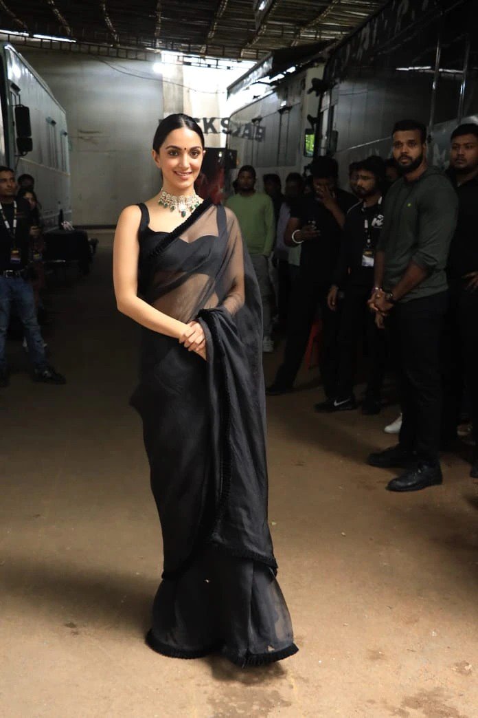 Kiara Advani looks elegant in a black organza saree!