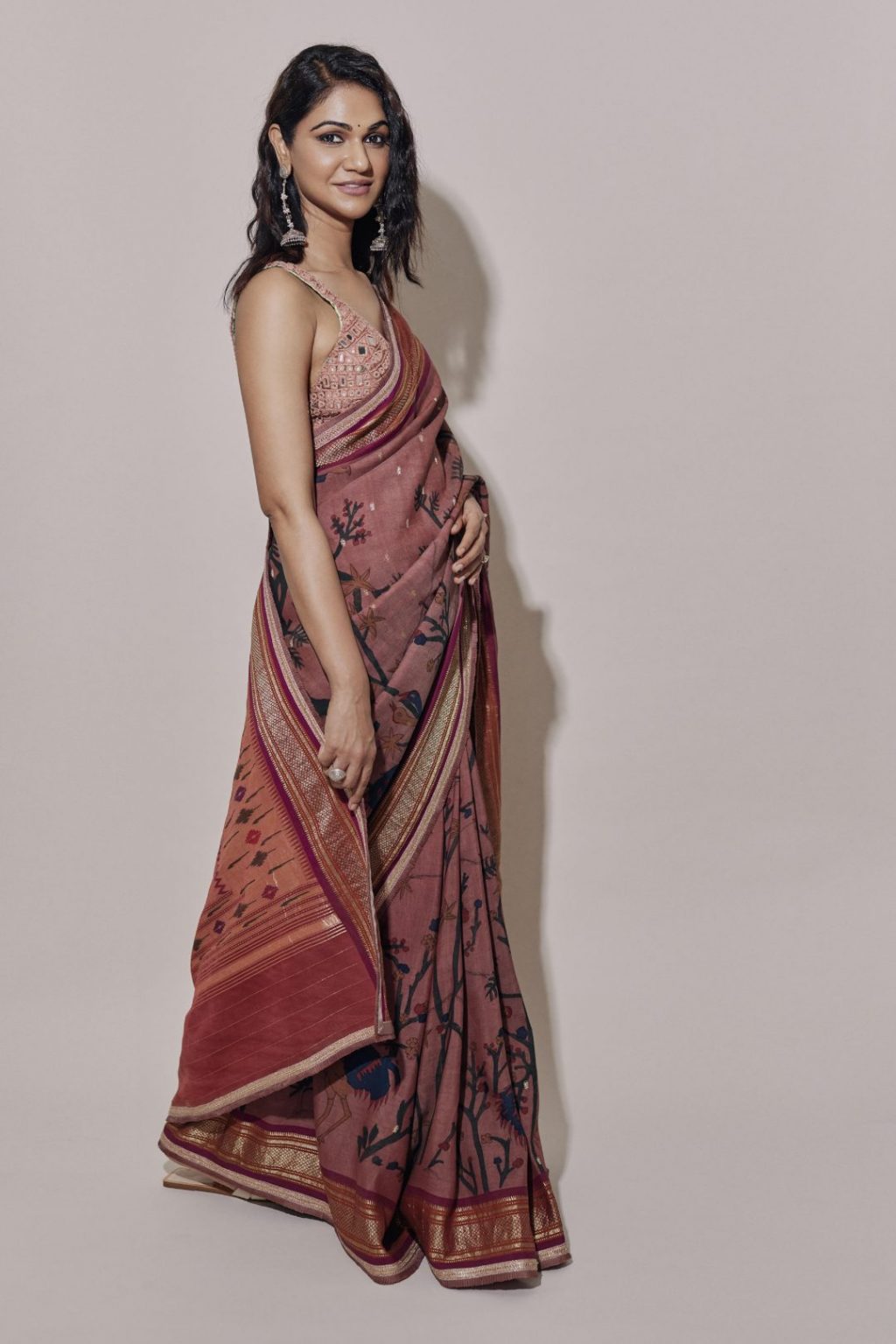 Sneha Reddy looks beautiful in a pink kalamkari saree!