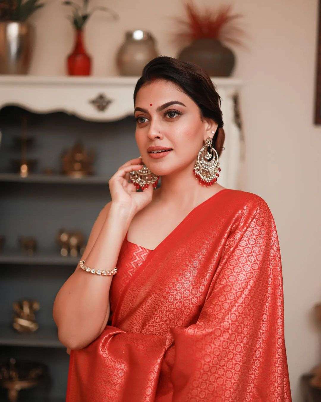 Earrings with discount red suit