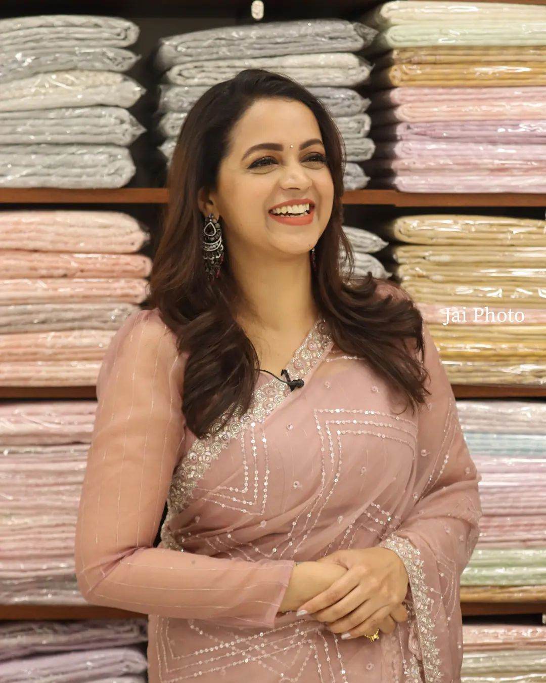 Bhavana Menon inaugurates new store in a pastel pink tulle saree!