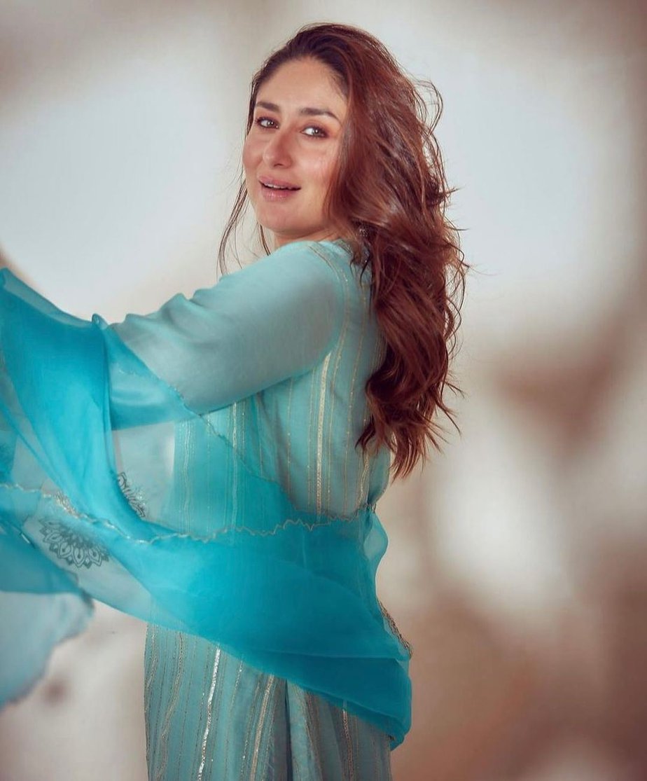 Kareena Kapoor's dainty look in a turquoise blue salwar suit!