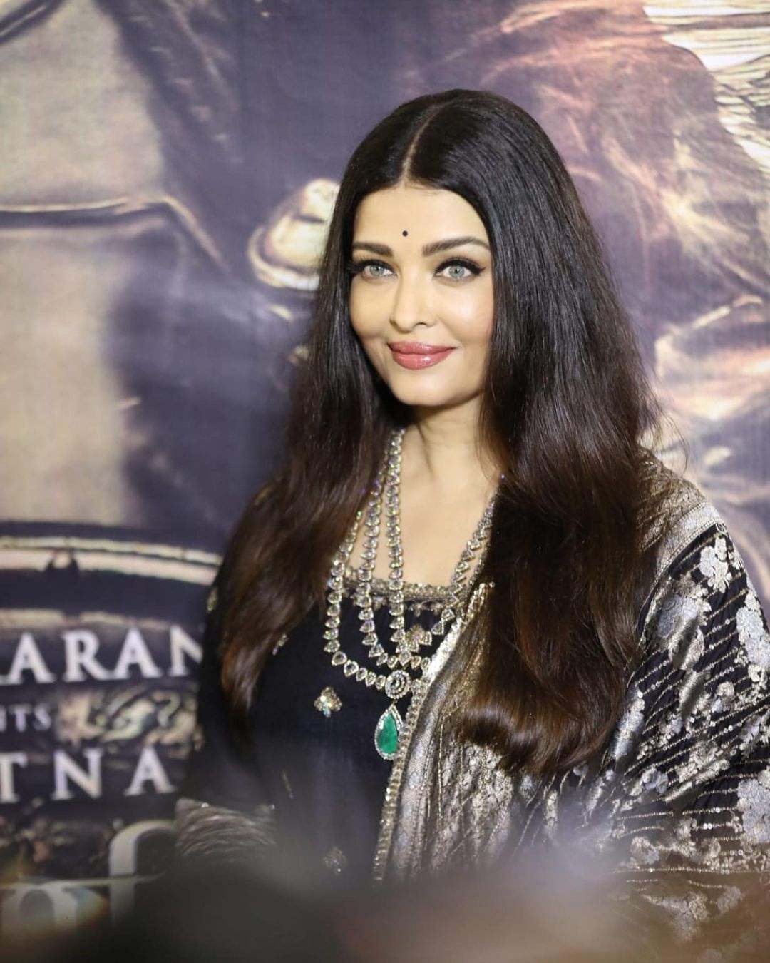 Aishwarya Rai Bachchan Pairs Her All-Black Outfit With An Expensive Handbag  Worth Rs 1.53 Lakhs, Leaves Fans In Awe