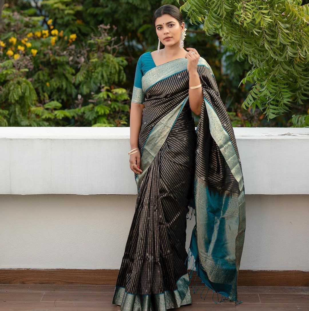Aishwarya Rai In Designer Saree Styles  Zeenat
