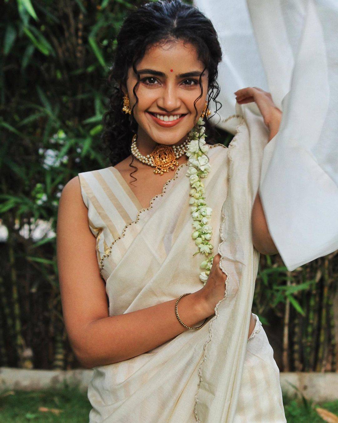 Keerthy, Anupama, Priya Mani and Ahaana in Kerala sarees for Onam'22!
