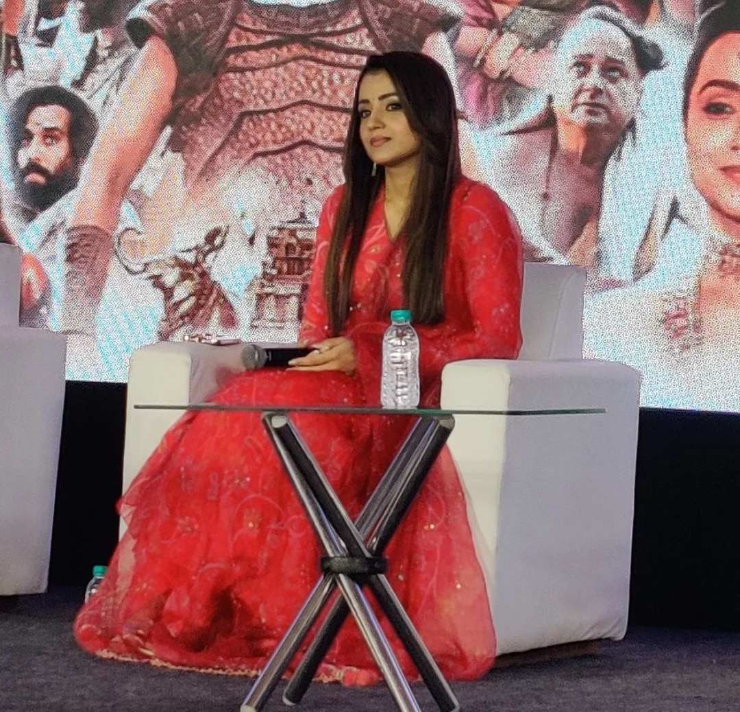 trisha krishnan in red anarkali for ps1-1.3