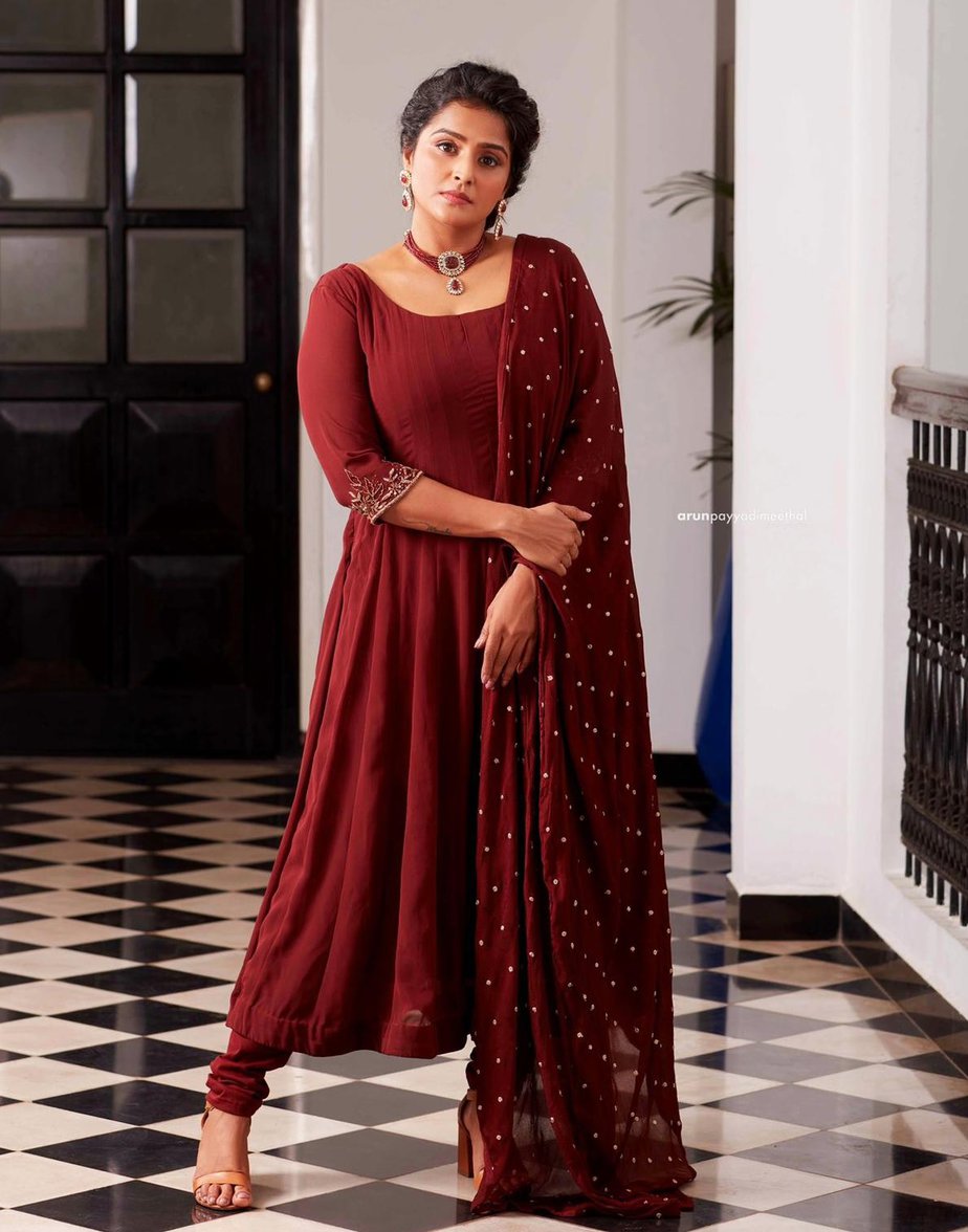 Nushrratt Bharuccha exudes monsoon vibes in a floral anarkali suit |  TOIPhotogallery