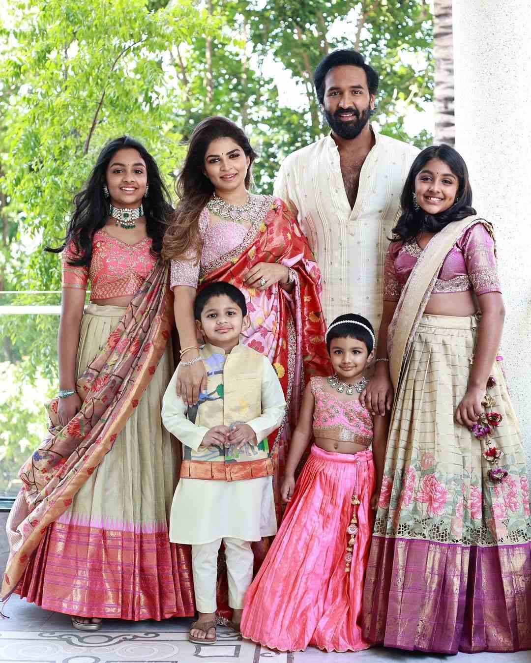 vishnu manchu and family for diwali'22 in label vida4