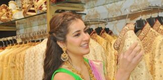 raashii khanna in a pink saree for south india shopping mall2