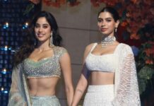 jhanvi kapoor and khushi kapoor at anant ambani radhika merchant engagement roka (2)