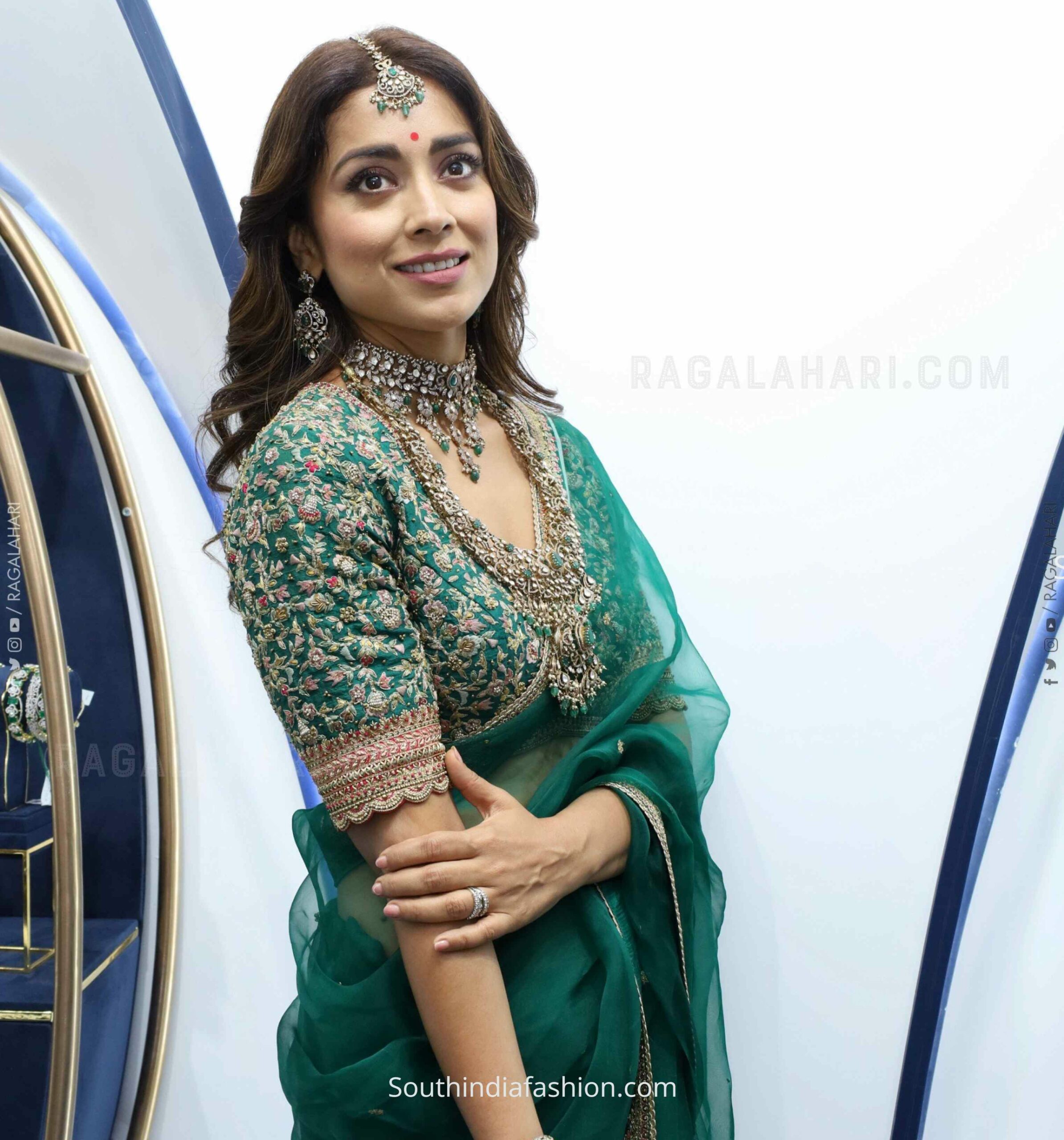 shriya saran in green organza saree at goyaz silver jewellery launch (3)